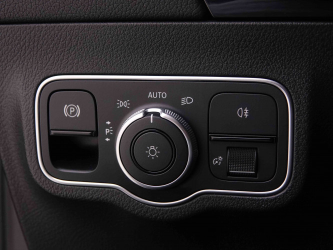 MERCEDES_MERCEDES_GLA_2548578_9.jpg