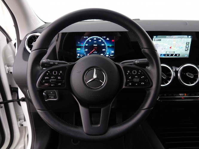 MERCEDES_MERCEDES_GLA_2549768_10.jpg