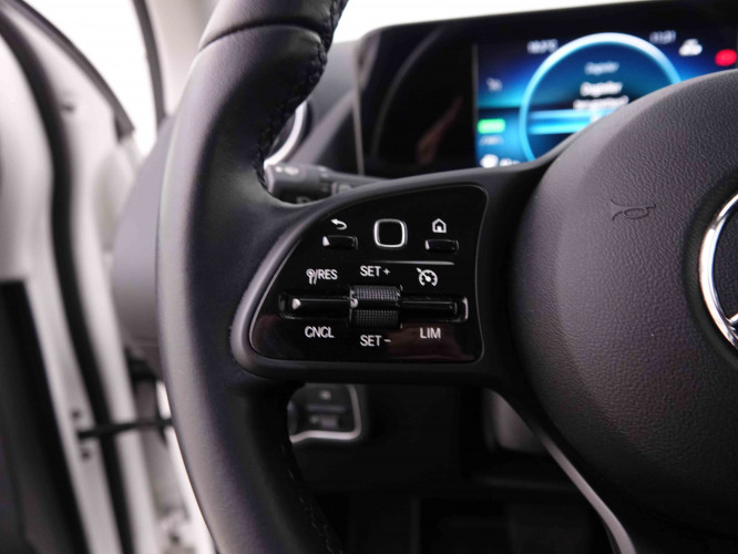 MERCEDES_MERCEDES_GLA_2549768_19.jpg