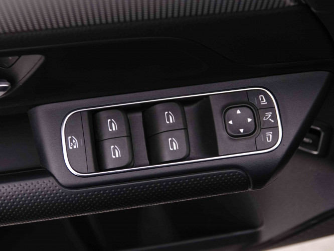 MERCEDES_MERCEDES_GLA_2549768_21.jpg