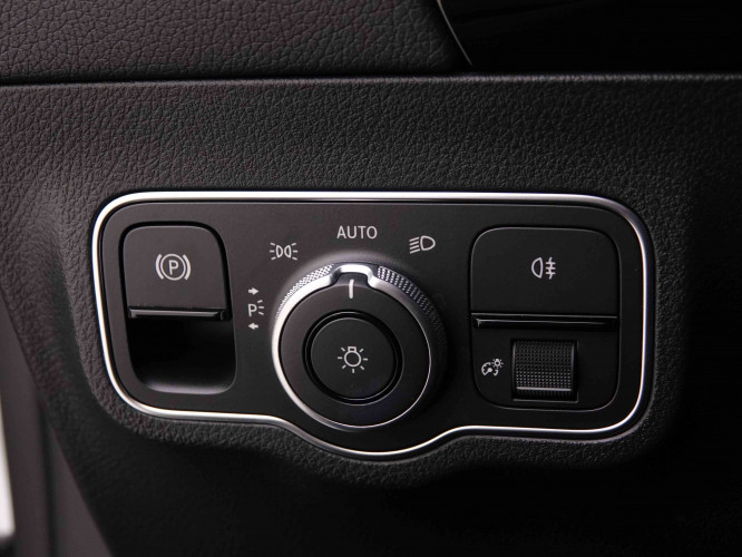MERCEDES_MERCEDES_GLA_2549768_9.jpg