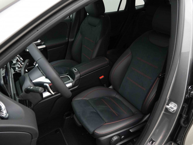 MERCEDES_MERCEDES_GLA_2654726_37.jpg
