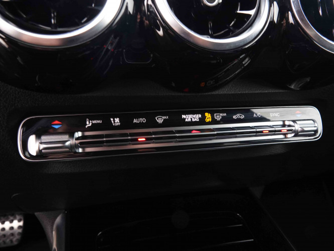 MERCEDES_MERCEDES_GLB_2548381_15.jpg