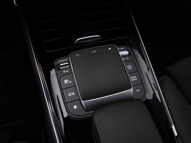 MERCEDES_MERCEDES_GLB_2548381_16.jpg