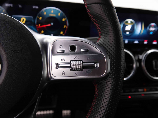 MERCEDES_MERCEDES_GLB_2548381_20.jpg