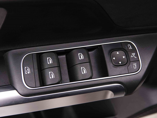 MERCEDES_MERCEDES_GLB_2548381_21.jpg
