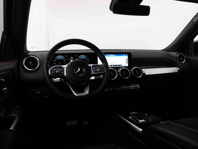 MERCEDES_MERCEDES_GLB_2548381_8.jpg