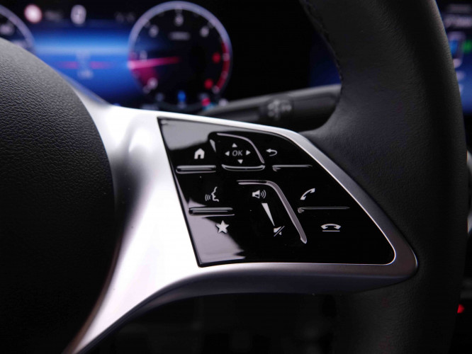 MERCEDES_MERCEDES_GLB_2549326_20.jpg