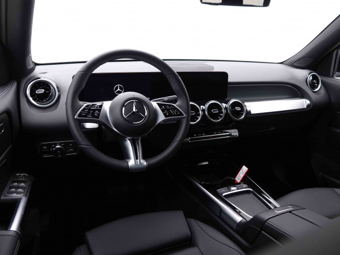 MERCEDES_MERCEDES_GLB_2549326_9.jpg