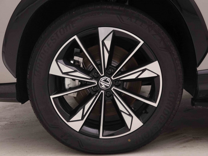 MG_MG_HS_2551747_18.jpg MG_MG_HS_2551747_18.jpg