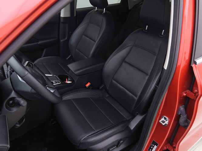 MG_MG_ZS_2655244_6.jpg