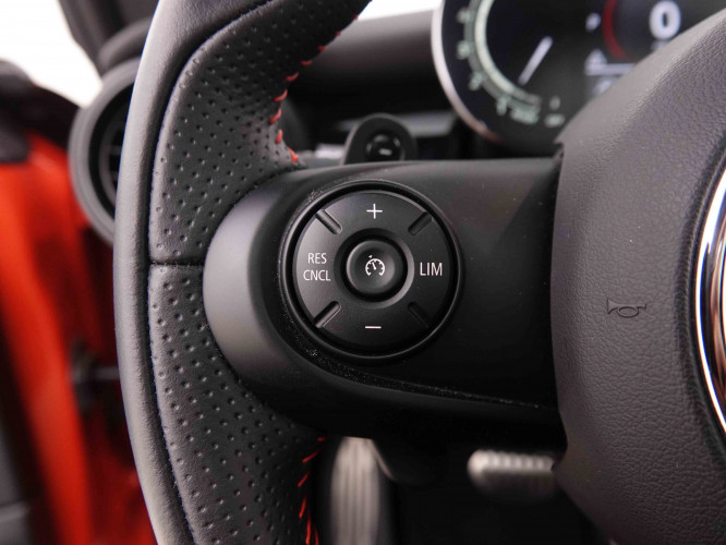 MINI_MINI_COOPERS_2548623_24.jpg