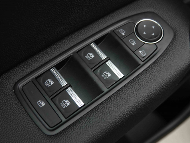 MITSUBISHI_MITSUBISHI_ASX_2654071_17.jpg