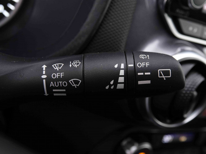 NISSAN_NISSAN_JUKE_2446169_14.jpg