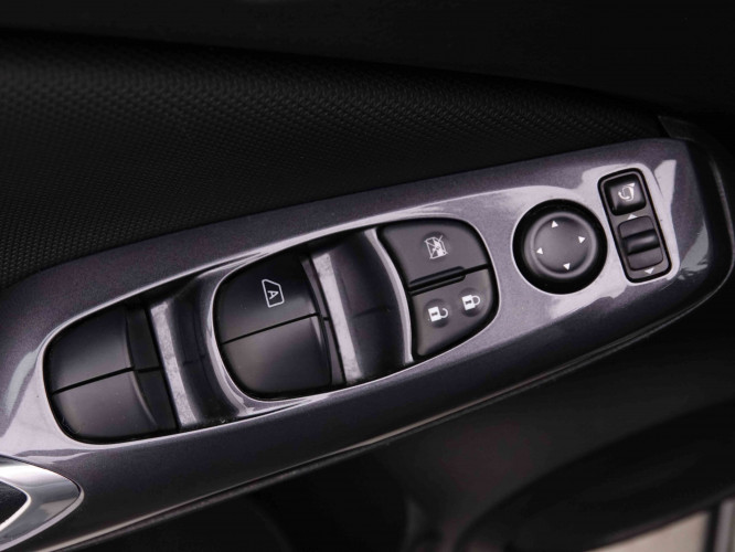 NISSAN_NISSAN_JUKE_2547612_18.jpg