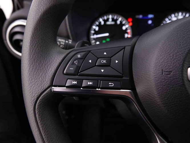 NISSAN_NISSAN_JUKE_2547616_15.jpg