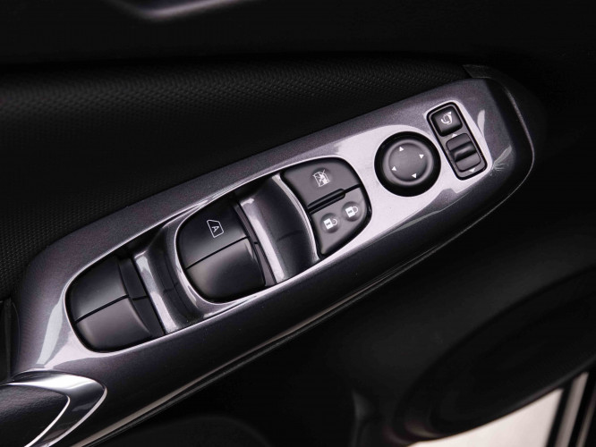 NISSAN_NISSAN_JUKE_2547622_17.jpg