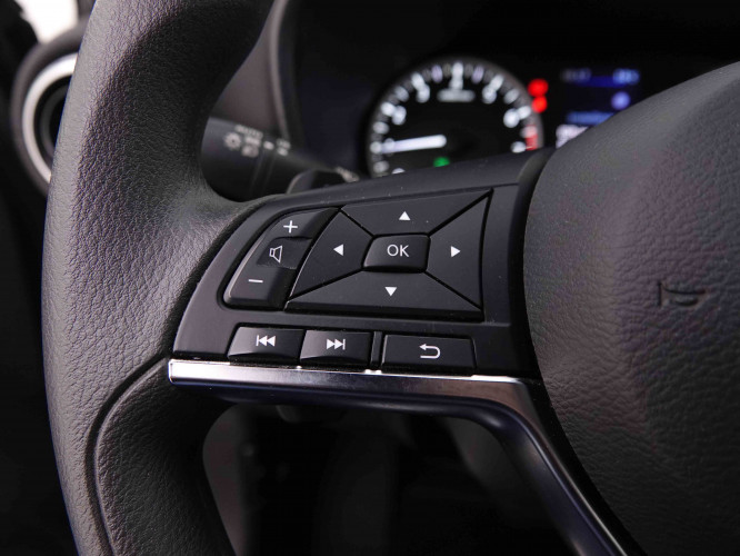 NISSAN_NISSAN_JUKE_2547624_14.jpg