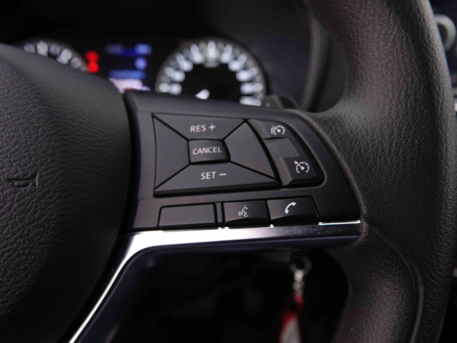 NISSAN_NISSAN_JUKE_2547624_15.jpg