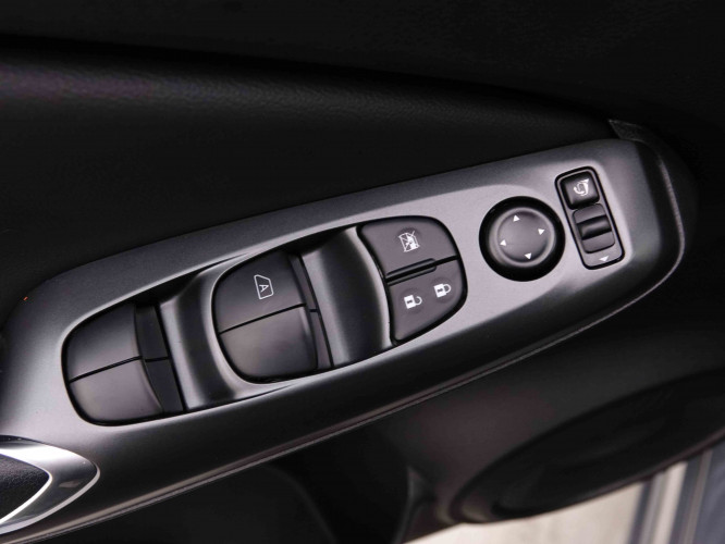 NISSAN_NISSAN_JUKE_2548799_18.jpg