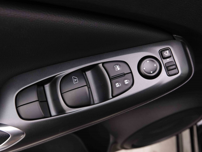 NISSAN_NISSAN_JUKE_2548800_18.jpg