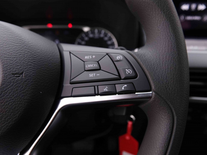 NISSAN_NISSAN_JUKE_2549295_15.jpg