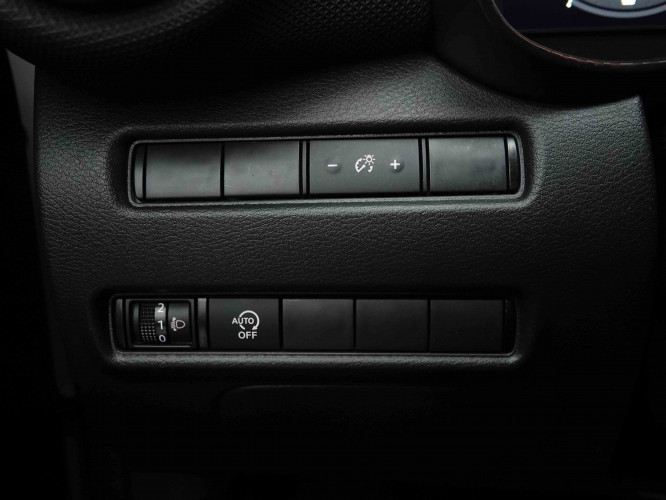 NISSAN_NISSAN_JUKE_2653192_19.jpg