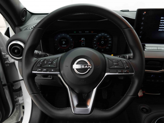 NISSAN_NISSAN_JUKE_2653192_8.jpg