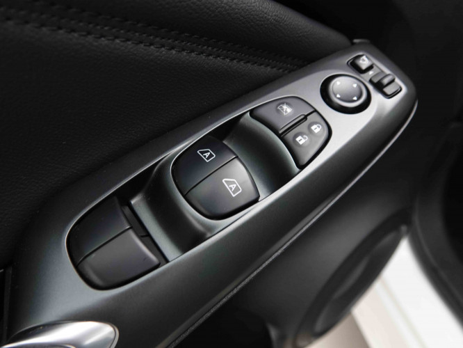 NISSAN_NISSAN_JUKE_2653359_19.jpg