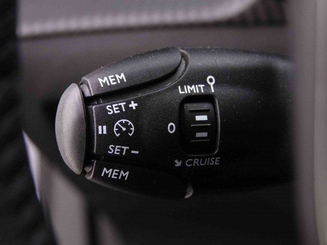 PEUGEOT_PEUGEOT_2008_2547557_18.jpg
