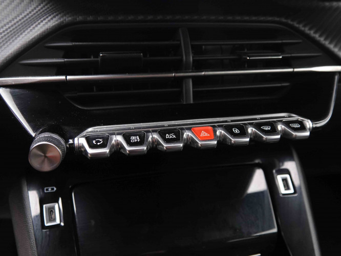PEUGEOT_PEUGEOT_2008_2547568_13.jpg