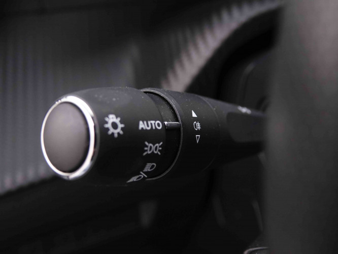 PEUGEOT_PEUGEOT_2008_2547628_15.jpg