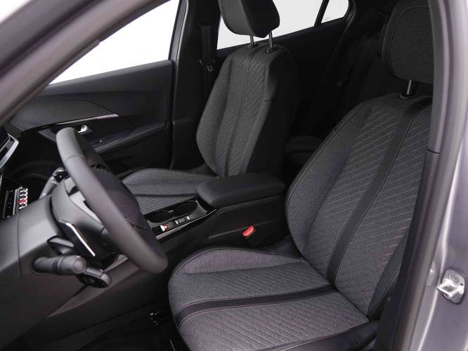 PEUGEOT_PEUGEOT_2008_2547857_6.jpg