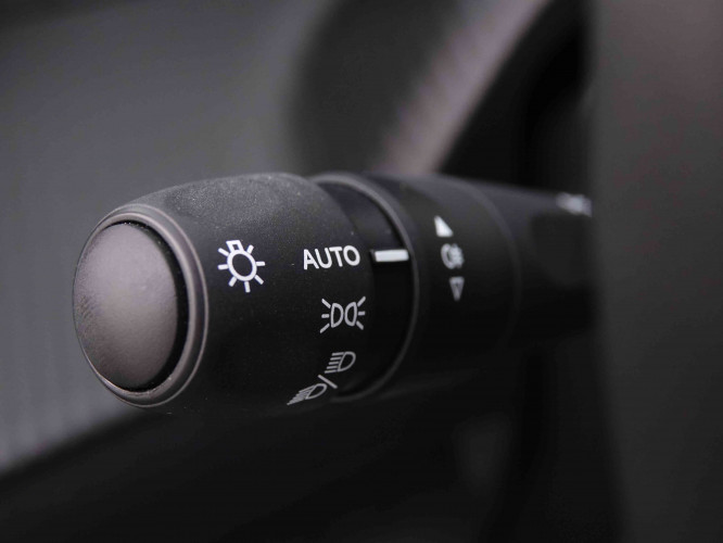 PEUGEOT_PEUGEOT_2008_2548137_16.jpg