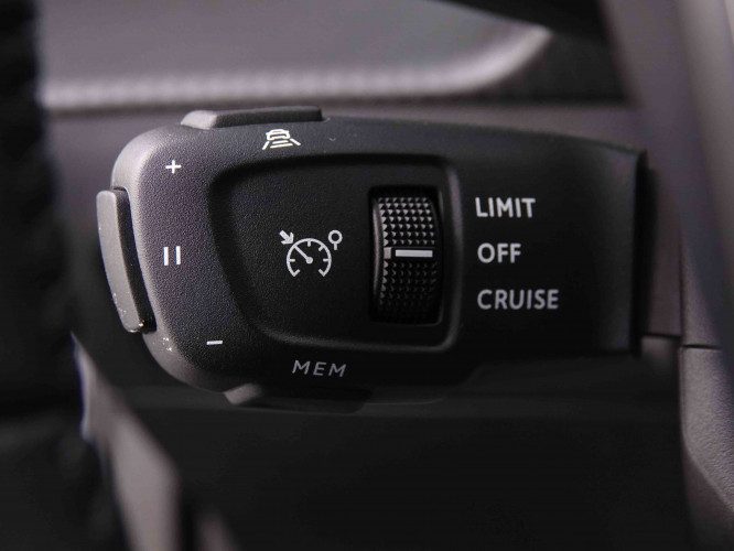 PEUGEOT_PEUGEOT_2008_2548137_18.jpg