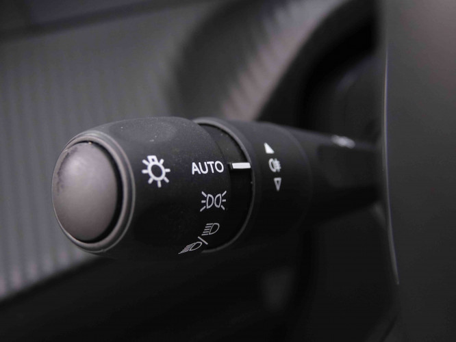 PEUGEOT_PEUGEOT_2008_2548138_16.jpg