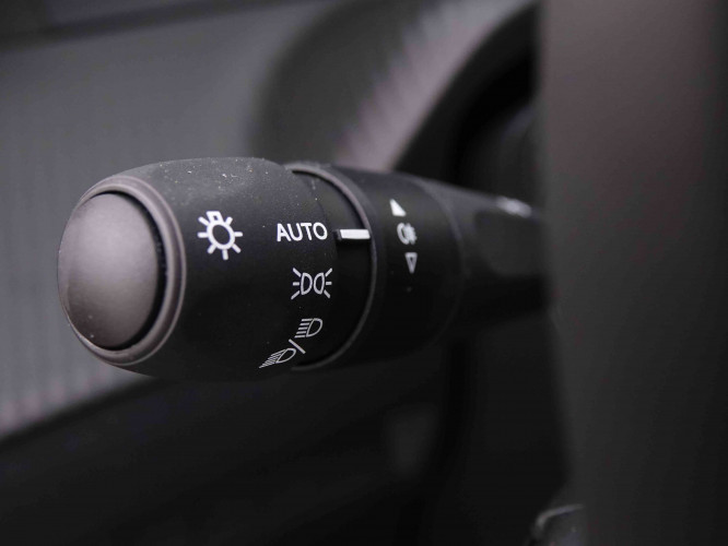 PEUGEOT_PEUGEOT_2008_2548139_15.jpg