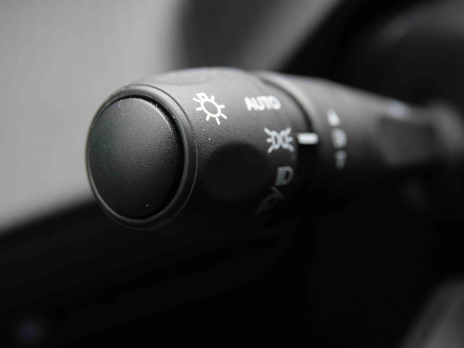 PEUGEOT_PEUGEOT_2008_2548155_17.jpg