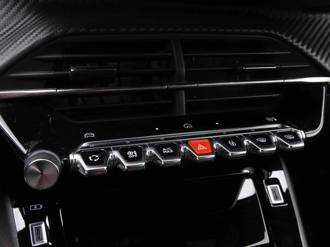 PEUGEOT_PEUGEOT_2008_2548312_13.jpg