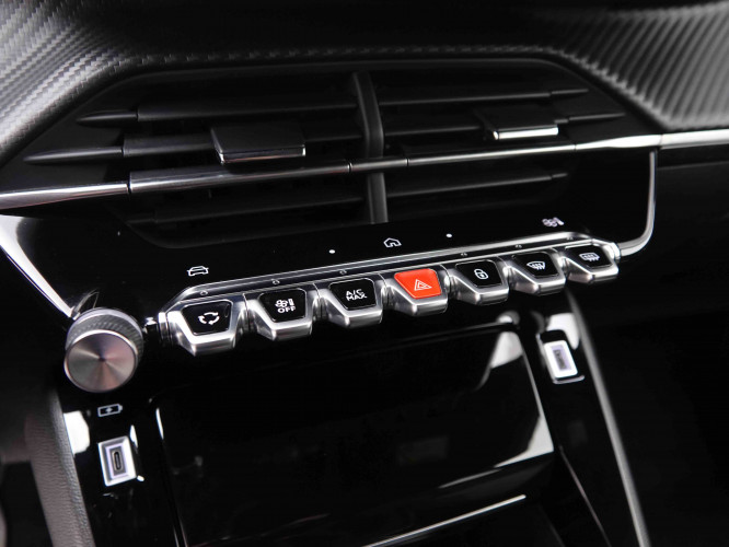 PEUGEOT_PEUGEOT_2008_2548356_13.jpg
