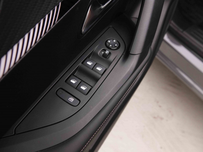 PEUGEOT_PEUGEOT_2008_2548357_21.jpg