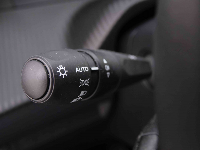 PEUGEOT_PEUGEOT_2008_2548358_14.jpg