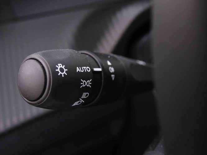 PEUGEOT_PEUGEOT_2008_2548360_15.jpg