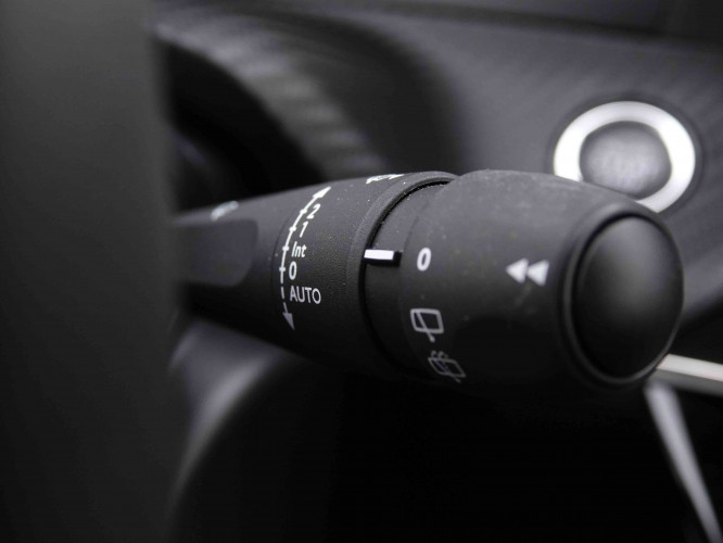 PEUGEOT_PEUGEOT_2008_2548640_16.jpg