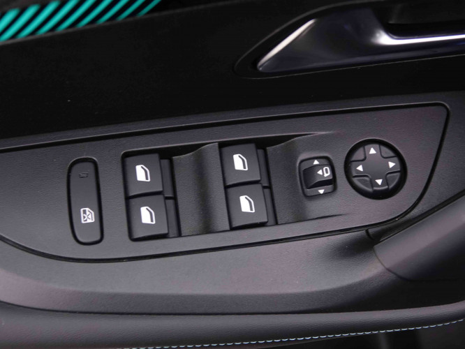 PEUGEOT_PEUGEOT_2008_2548640_19.jpg