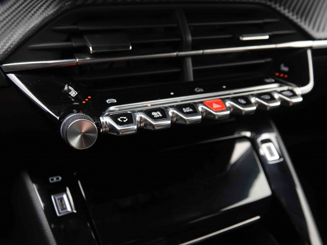 PEUGEOT_PEUGEOT_2008_2548862_15.jpg