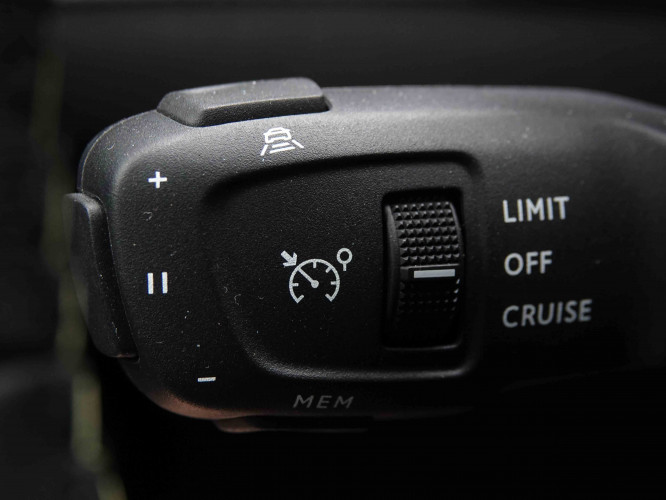 PEUGEOT_PEUGEOT_2008_2548864_19.jpg
