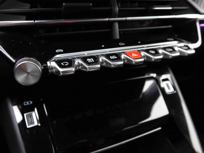 PEUGEOT_PEUGEOT_2008_2550711_14.jpg