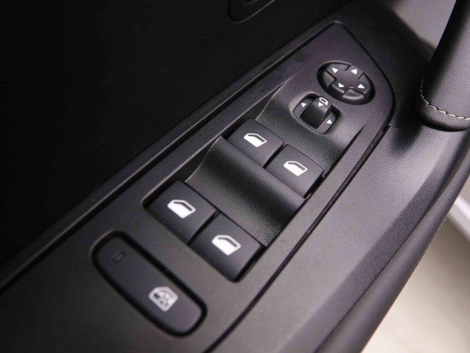 PEUGEOT_PEUGEOT_2008_2550711_21.jpg
