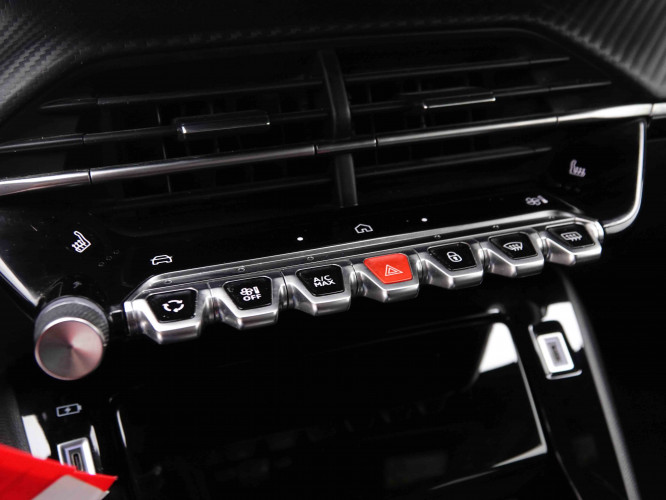 PEUGEOT_PEUGEOT_2008_2551285_12.jpg